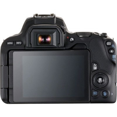 Canon EOS 200D with EF-S 18-55mm f/4-5.6 IS STM kit